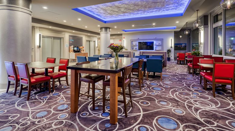 <b>Holiday Inn Express Kansas City Downtown Lobby</b>. Images powered by <a href="https://www.leonardoworldwide.com/" title="Leonardo Worldwide" target="_blank">Leonardo</a>.