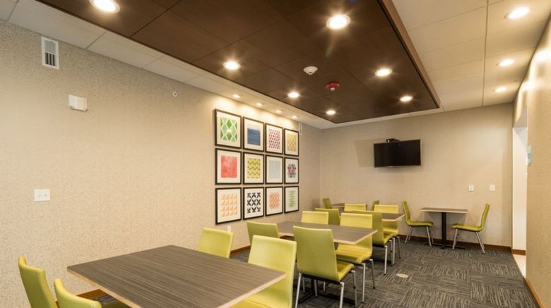 <b>Holiday Inn Express & Stes Michigan City Meeting</b>. Images powered by <a href="https://www.leonardoworldwide.com/" title="Leonardo Worldwide" target="_blank">Leonardo</a>.