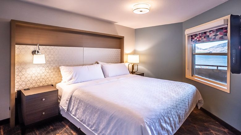 <b>Holiday Inn & Suites Osoyoos Room</b>. Images powered by <a href="https://www.leonardoworldwide.com/" title="Leonardo Worldwide" target="_blank">Leonardo</a>.