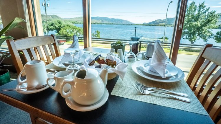 Holiday Inn & Suites Osoyoos Restaurant