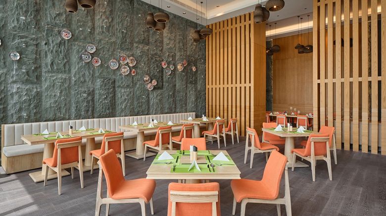 <b>Crowne Plaza Shennongjia Restaurant</b>. Images powered by <a href="https://www.leonardoworldwide.com/" title="Leonardo Worldwide" target="_blank">Leonardo</a>.