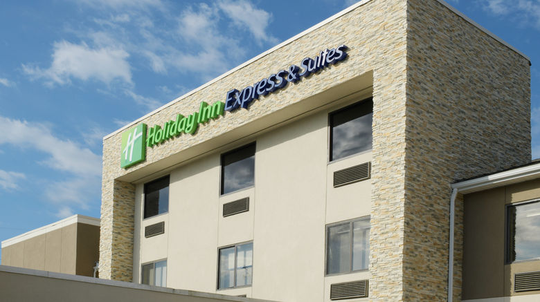 <b>Holiday Inn Express & Stes Williamstown Exterior</b>. Images powered by <a href="https://www.leonardoworldwide.com/" title="Leonardo Worldwide" target="_blank">Leonardo</a>.