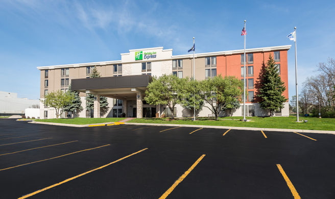 Holiday Inn Express Flint-Campus Area Exterior