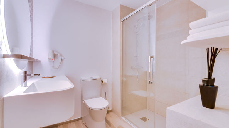 <b>Sol e Mar Hotel Room</b>. Images powered by <a href="https://www.leonardoworldwide.com/" title="Leonardo Worldwide" target="_blank">Leonardo</a>.
