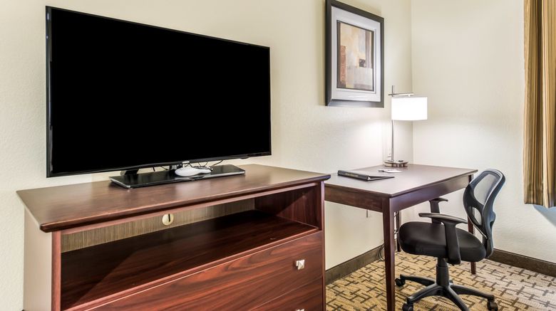 <b>Cobblestone Hotel Hutchinson Room</b>. Images powered by <a href="https://www.leonardoworldwide.com/" title="Leonardo Worldwide" target="_blank">Leonardo</a>.
