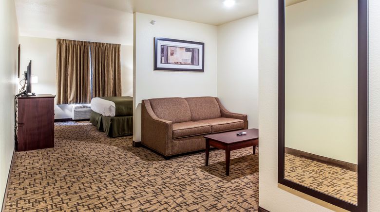 <b>Cobblestone Hotel Hutchinson Room</b>. Images powered by <a href="https://www.leonardoworldwide.com/" title="Leonardo Worldwide" target="_blank">Leonardo</a>.