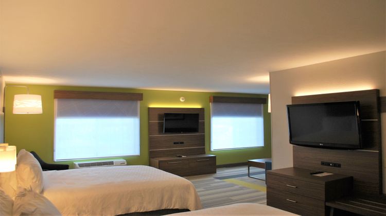 Holiday Inn Express & Stes Room