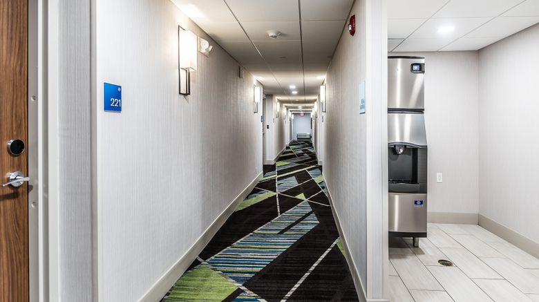 <b>Holiday Inn Express Flint-Campus Area Lobby</b>. Images powered by <a href="https://www.leonardoworldwide.com/" title="Leonardo Worldwide" target="_blank">Leonardo</a>.