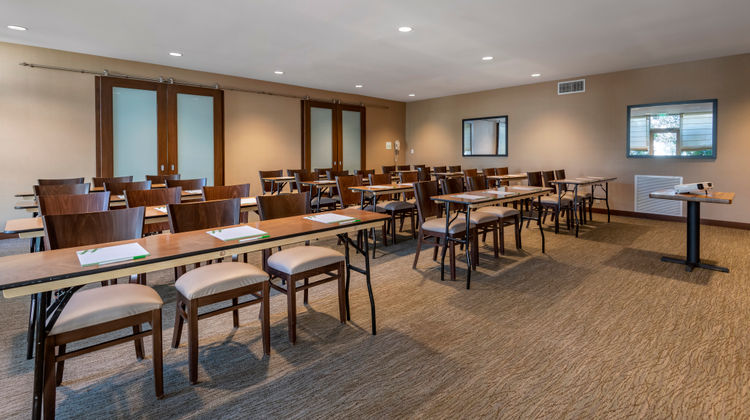 Holiday Inn Bangor-Odlin Road Meeting