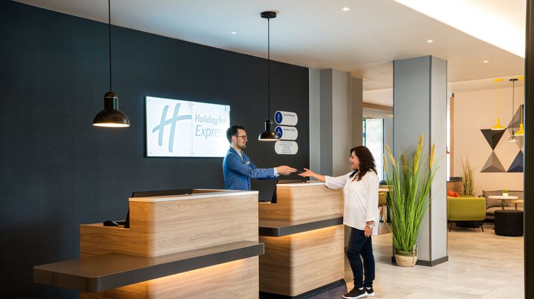 <b>Holiday Inn Express Rosenheim Lobby</b>. Images powered by <a href="https://www.leonardoworldwide.com/" title="Leonardo Worldwide" target="_blank">Leonardo</a>.