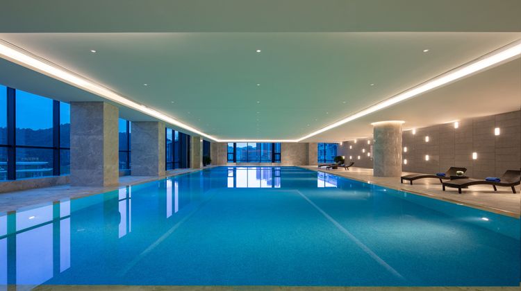 Holiday Inn Express Chengde Park View Pool