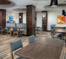 Holiday Inn Express & Suites Knoxville Lobby