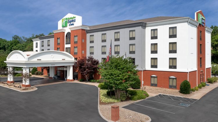 Holiday Inn Express & Suites Knoxville Exterior