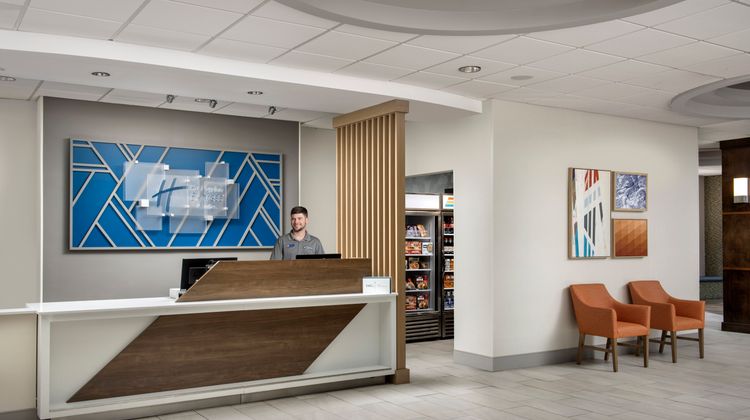 Holiday Inn Express & Suites Knoxville Lobby