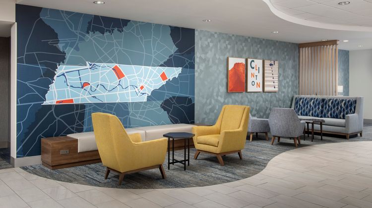 Holiday Inn Express & Suites Knoxville Lobby