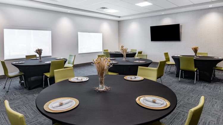 Holiday Inn Express & Suites Ruskin Meeting
