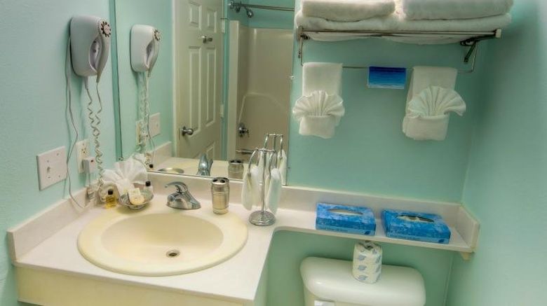<b>Islander Inn Room</b>. Images powered by <a href="https://www.leonardoworldwide.com/" title="Leonardo Worldwide" target="_blank">Leonardo</a>.