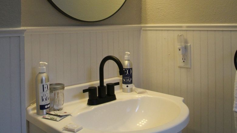 <b>Boardwalk Cottages Suite</b>. Images powered by <a href="https://www.leonardoworldwide.com/" title="Leonardo Worldwide" target="_blank">Leonardo</a>.