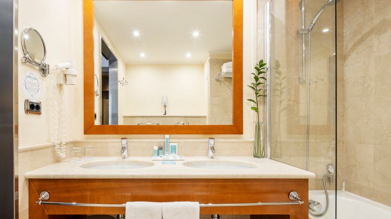 <b>Hotel Ilunion Aqua 4 Room</b>. Images powered by <a href="https://www.leonardoworldwide.com/" title="Leonardo Worldwide" target="_blank">Leonardo</a>.