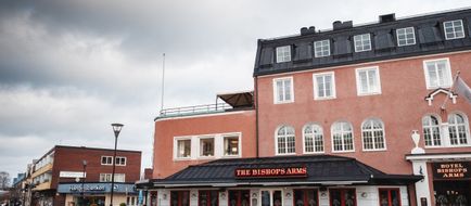 Hotel Bishops Arms Exterior