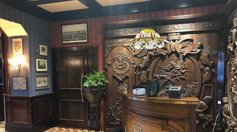 <b>Hotel Bishops Arms Lobby</b>. Images powered by <a href="https://www.leonardoworldwide.com/" title="Leonardo Worldwide" target="_blank">Leonardo</a>.