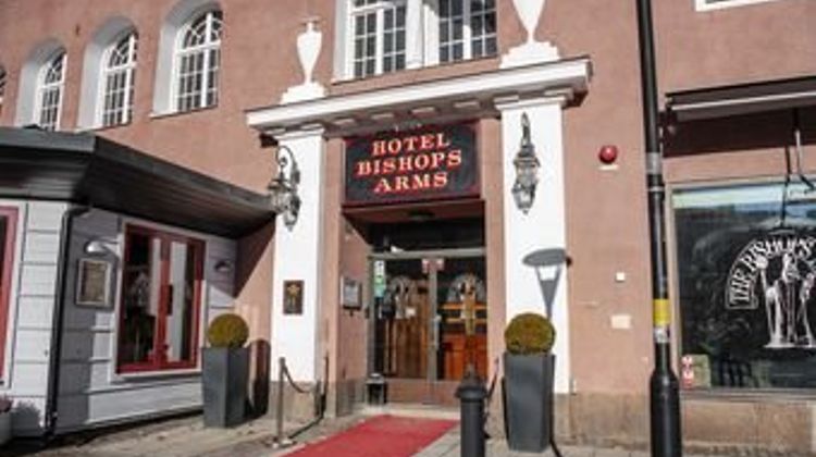 Hotel Bishops Arms Exterior
