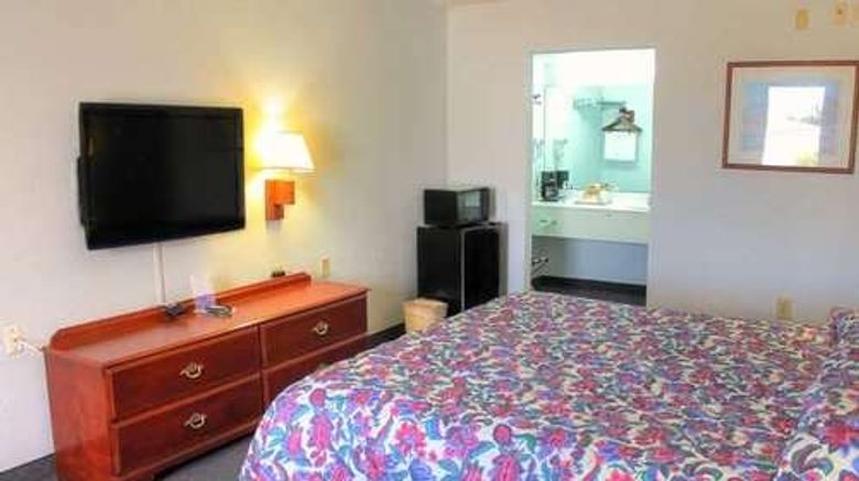 <b>Regency Inn & Suites Room</b>. Images powered by <a href="https://www.leonardoworldwide.com/" title="Leonardo Worldwide" target="_blank">Leonardo</a>.