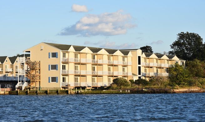 Waterside Inn Exterior