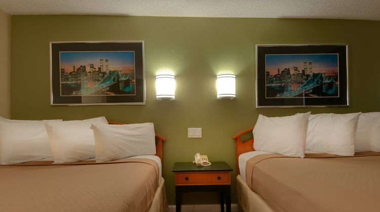 Vagabond Inn Bakersfield South Room