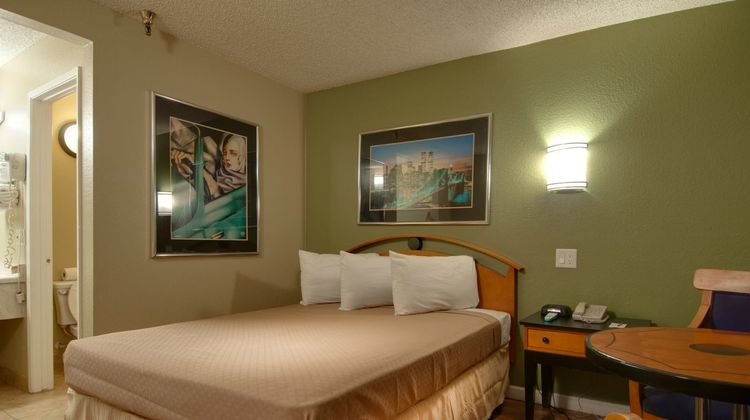 Vagabond Inn Bakersfield South Room