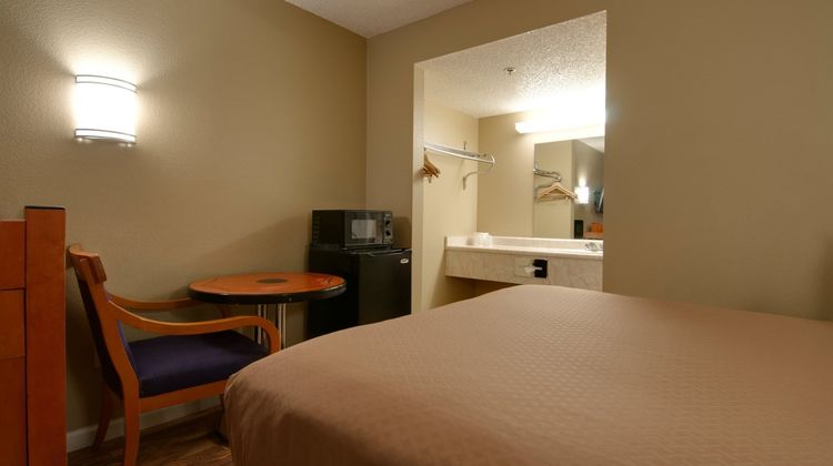 Vagabond Inn Bakersfield South Room