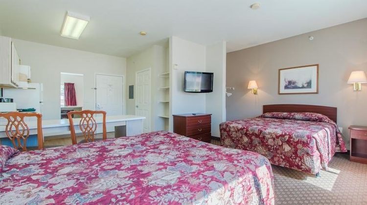 InTown Suites Colorado Springs Room