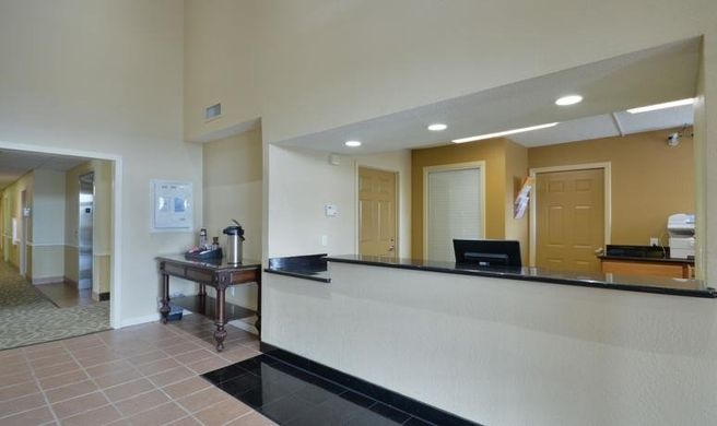 InTown Suites Houston Galleria Lobby