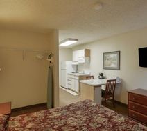 InTown Suites Houston Galleria Room