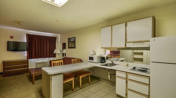 InTown Suites Houston Galleria Room