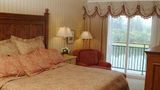 Pikes Waterfront Lodge Suite