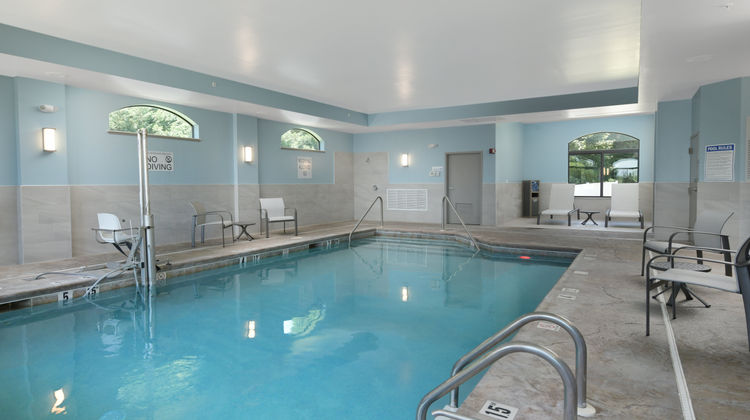 Holiday Inn Express & Stes Williamstown Pool