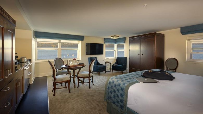 <b>The Edgewater Suite</b>. Images powered by <a href="https://www.leonardoworldwide.com/" title="Leonardo Worldwide" target="_blank">Leonardo</a>.