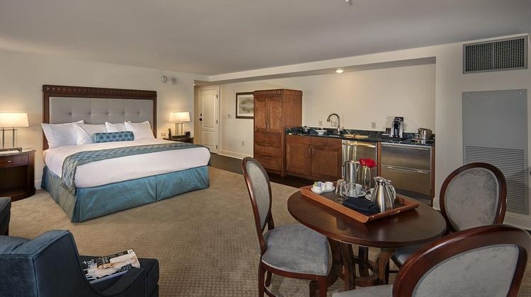 The Edgewater Suite