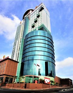 Grand Paragon Hotel