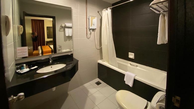 <b>Grand Paragon Hotel Suite</b>. Images powered by <a href="https://www.leonardoworldwide.com/" title="Leonardo Worldwide" target="_blank">Leonardo</a>.