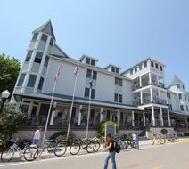 Lake View Hotel Exterior