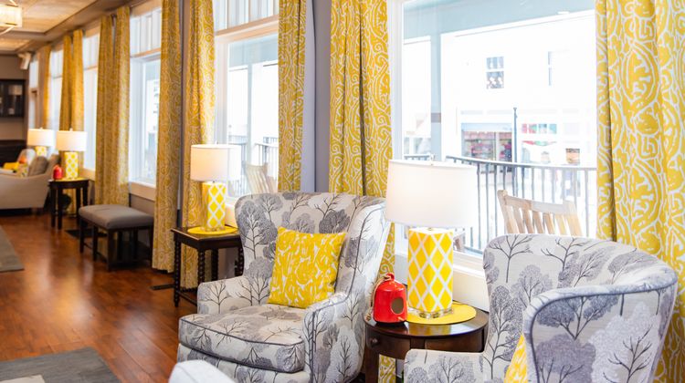 Lake View Hotel Restaurant