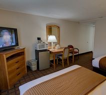 Eastgate Inn Room