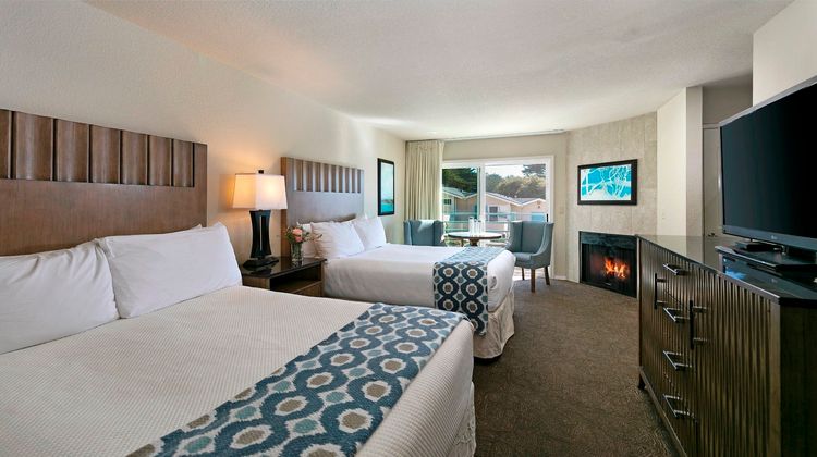 Cambria Landing Inn & Suites Room