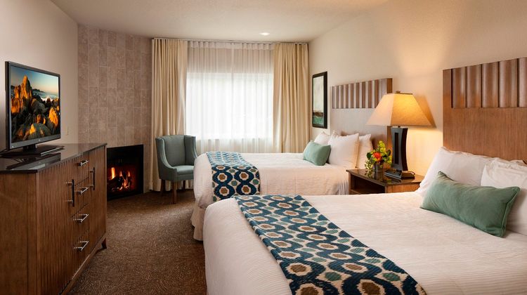 Cambria Landing Inn & Suites Room