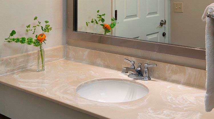 Cambria Landing Inn & Suites Room