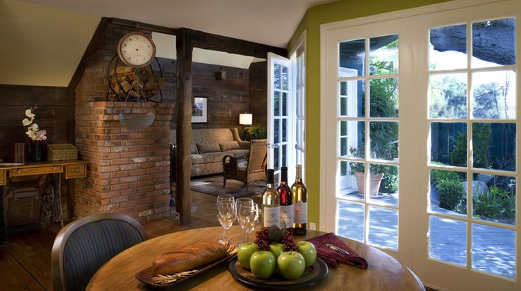 Wine Valley Inn & Cottages Suite