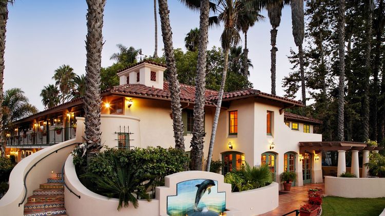 Inn By The Harbor Exterior