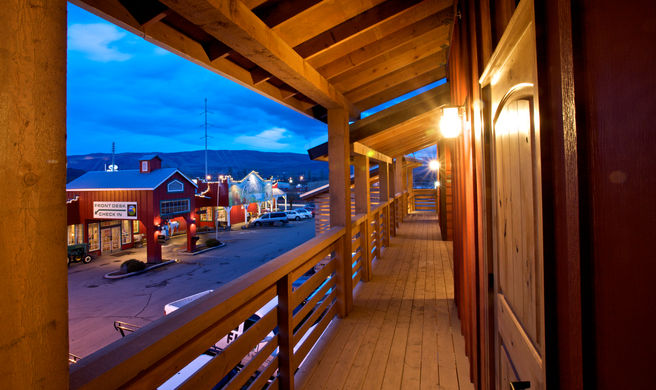 Cousins Country Inn Exterior